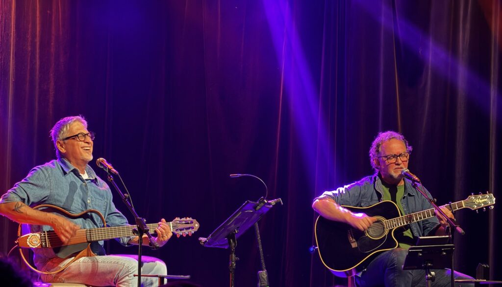 Zé Renato e Claudio Nucci Brilham em Show que Evoca a Poética do Brasil