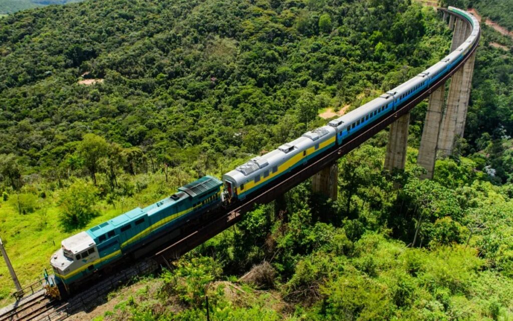 A Economia do Espírito Santo: Novas Estratégias para Sustentar o Crescimento A Economia do Espírito Santo: Novas Estratégias para Sustentar o Crescimento