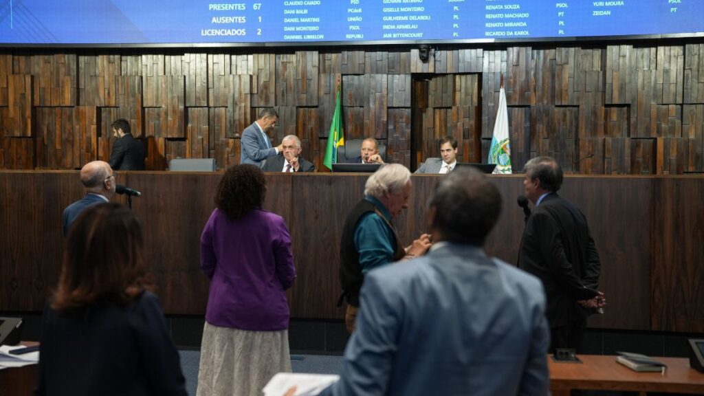 Alerj Retoma Atividades em Meio às Disputas Políticas no RJ Alerj Retoma Atividades em Meio às Disputas Políticas no RJ