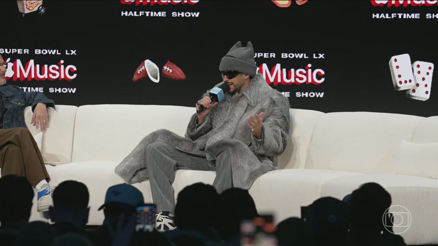 Bad Bunny se prepara para brilhar no intervalo do Super Bowl: ‘Fazendo o que eu amo’ Bad Bunny se prepara para brilhar no intervalo do Super Bowl: 'Fazendo o que eu amo'