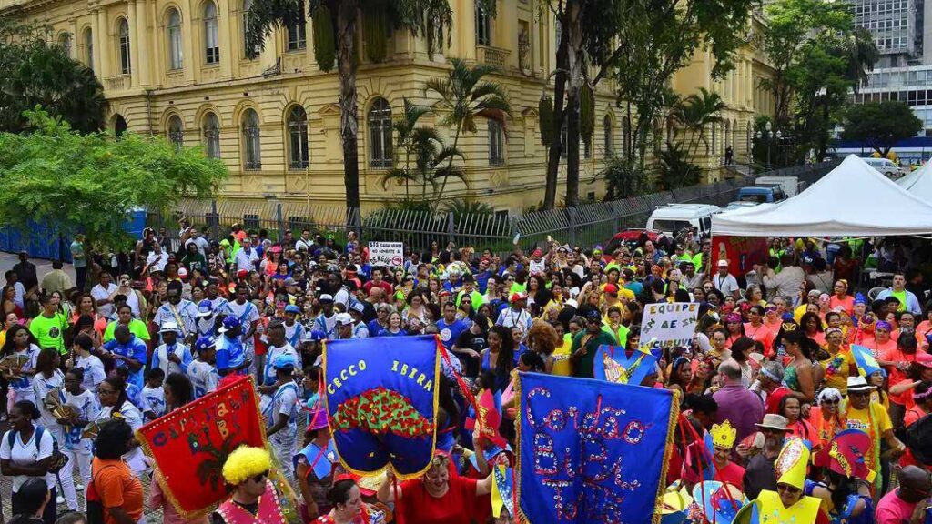 Carnaval 2026: Rio, Florianópolis e Recife lideram buscas com alta de 67% Carnaval 2026: Rio, Florianópolis e Recife lideram buscas com alta de 67%