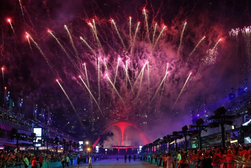 Carnaval 2026: Último Dia de Desfiles na Sapucaí Traz Emoção e Muito Samba