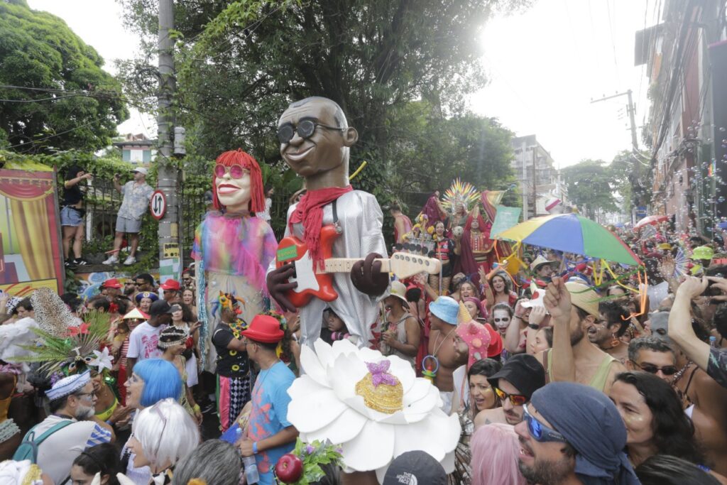 Carnaval Carioca: Os Blocos de Rua Completam 120 Anos de História Cultural Carnaval Carioca: Os Blocos de Rua Completam 120 Anos de História Cultural