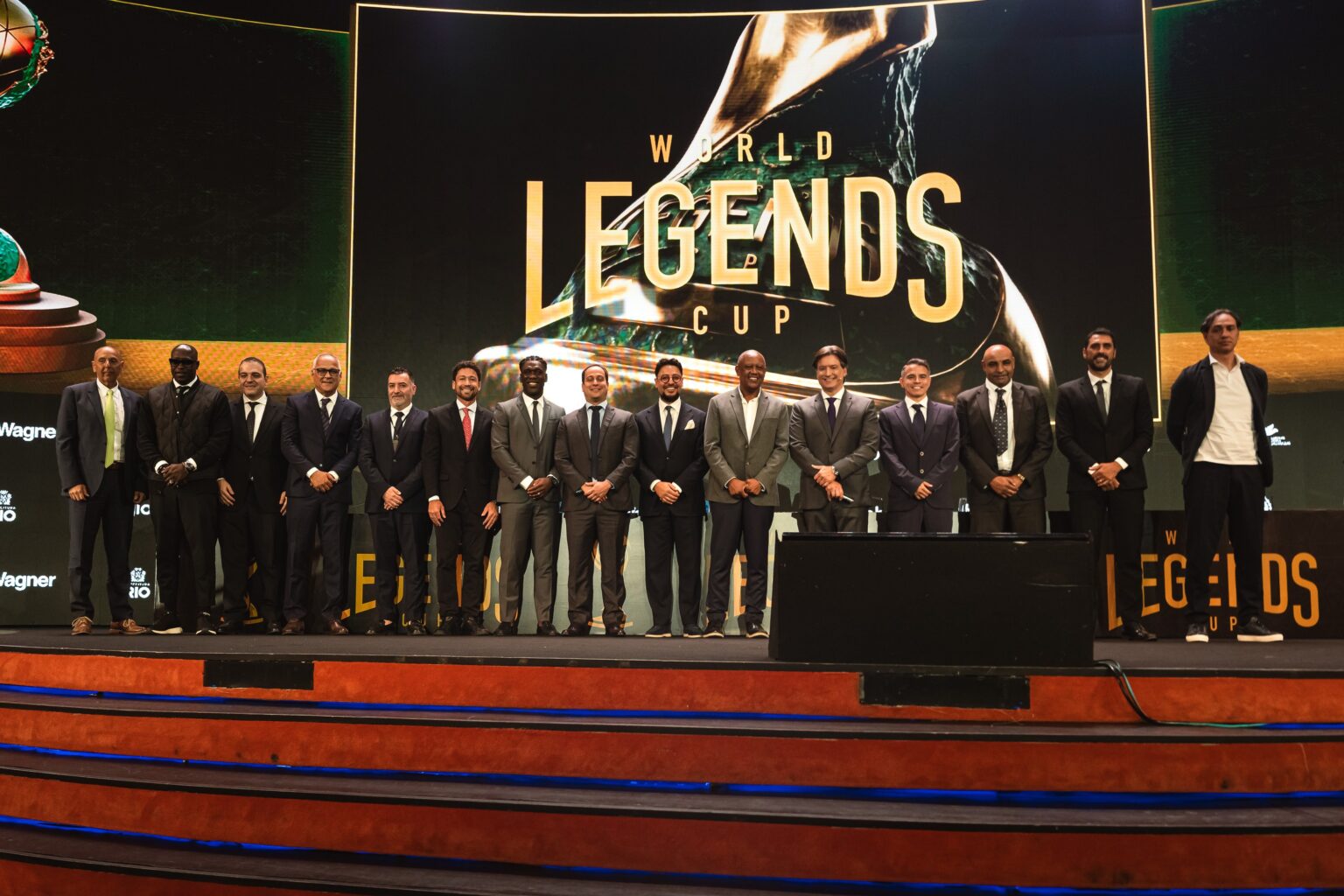 Copa do Mundo de Lendas 2026: Craques como Romário e Seedorf Brilham no Rio de Janeiro Copa do Mundo de Lendas 2026: Craques como Romário e Seedorf Brilham no Rio de Janeiro
