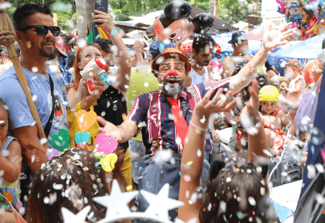 Crescimento de 17% no turismo estrangeiro durante o Carnaval: US$ 186 milhões movimentados Crescimento de 17% no turismo estrangeiro durante o Carnaval: US$ 186 milhões movimentados