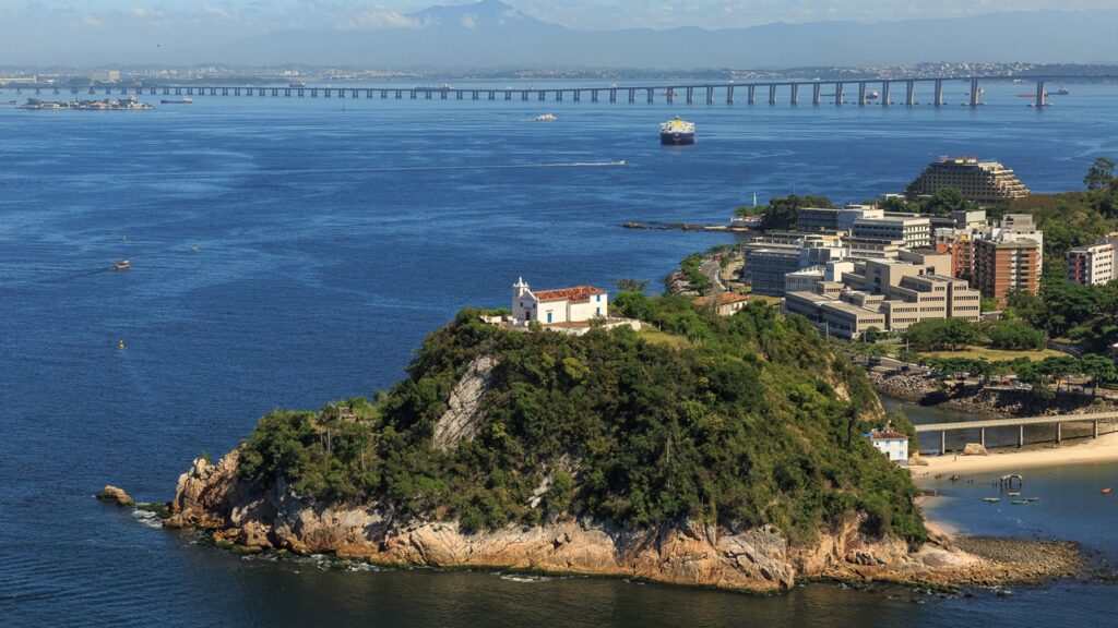 Descubra a Ilha da Boa Viagem: Um Tesouro Histórico Próximo a Niterói para um Passeio Inesquecível Descubra a Ilha da Boa Viagem: Um Tesouro Histórico Próximo a Niterói para um Passeio Inesquecível
