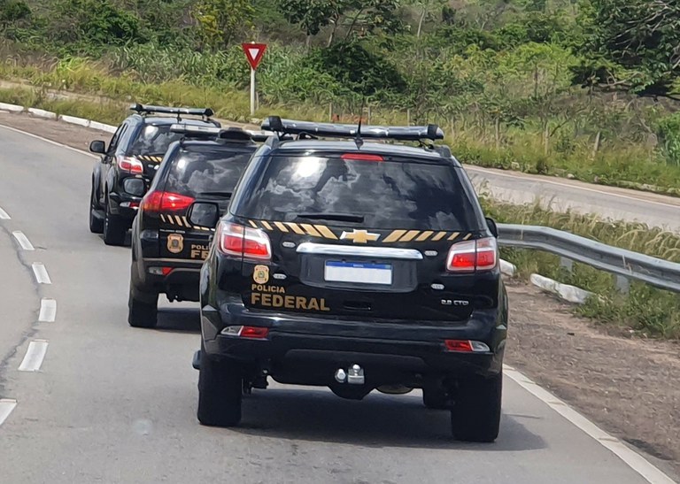 Polícia Federal Prende Homem Condenado por Estupro de Vulnerável no Rio de Janeiro