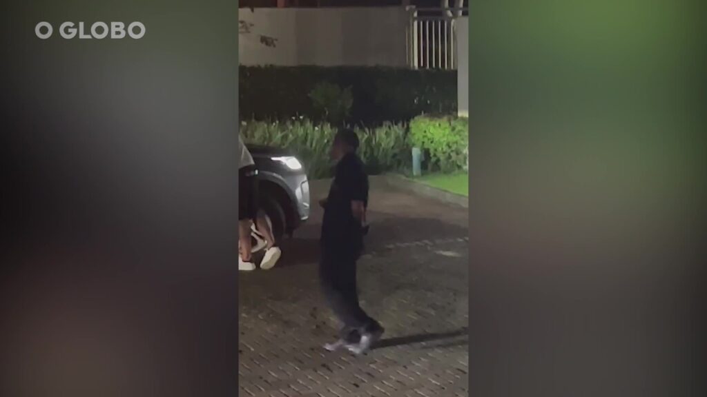 Carlos Alberto: Ex-jogador é Expulso de Condomínio Após 52 Ocorrências e Multa de R$ 100 Mil Carlos Alberto: Ex-jogador é Expulso de Condomínio Após 52 Ocorrências e Multa de R$ 100 Mil