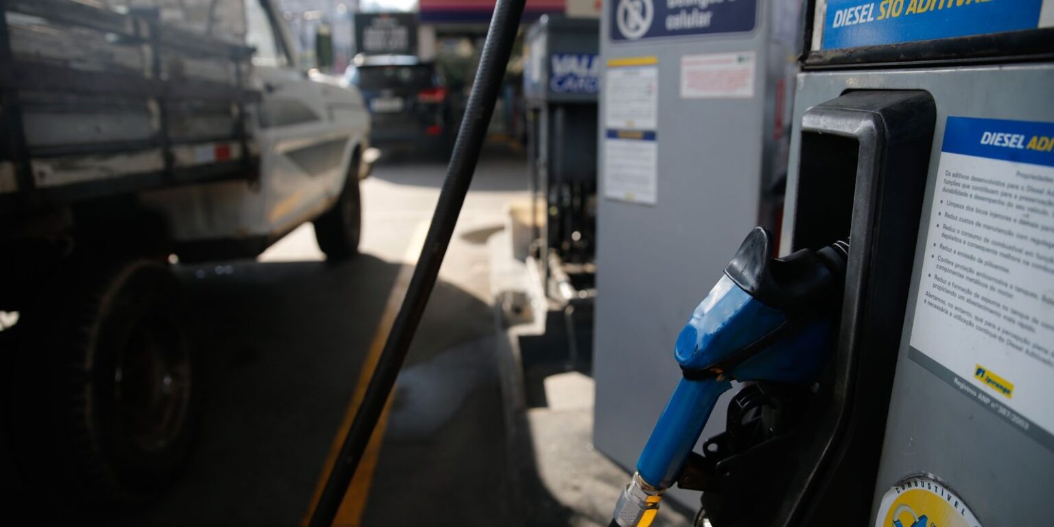 Crise de Abastecimento: 142 Municípios Gaúchos Enfrentam Falta de Diesel Crise de Abastecimento: 142 Municípios Gaúchos Enfrentam Falta de Diesel