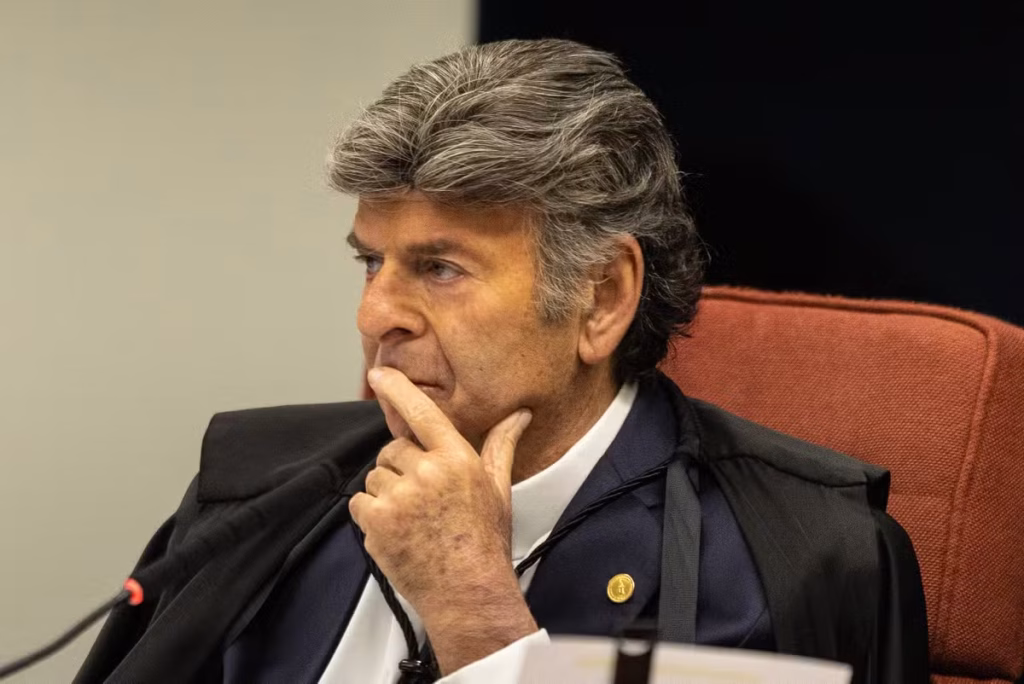 Fux Suspende Voto Aberto e Limite de 24h para Candidatos ao Cargo Interino no Rio Fux Suspende Voto Aberto e Limite de 24h para Candidatos ao Cargo Interino no Rio