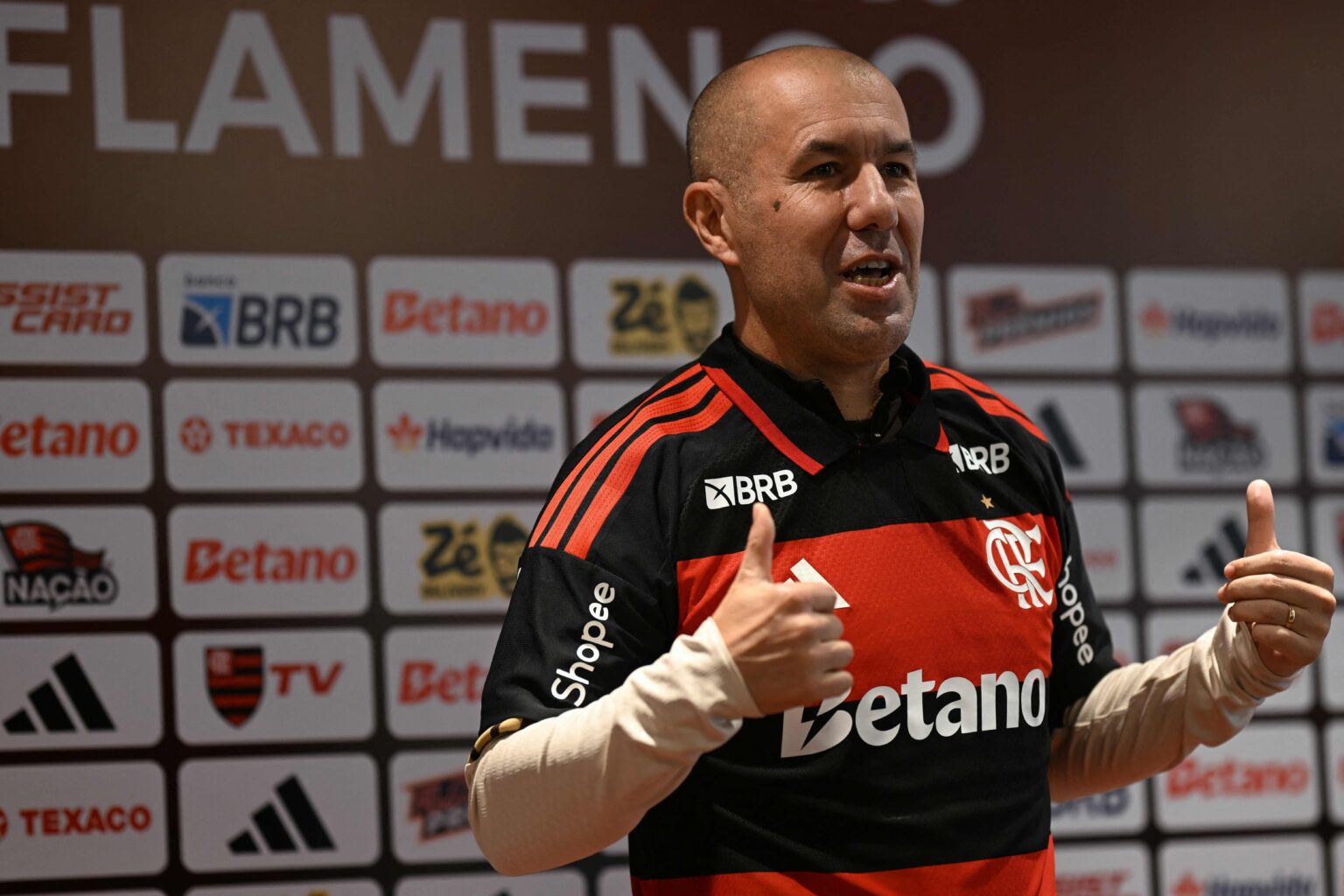 Leonardo Jardim Enfrenta Desafio na Final do Carioca: O Retrospecto dos Técnicos no Flamengo Leonardo Jardim Enfrenta Desafio na Final do Carioca: O Retrospecto dos Técnicos no Flamengo