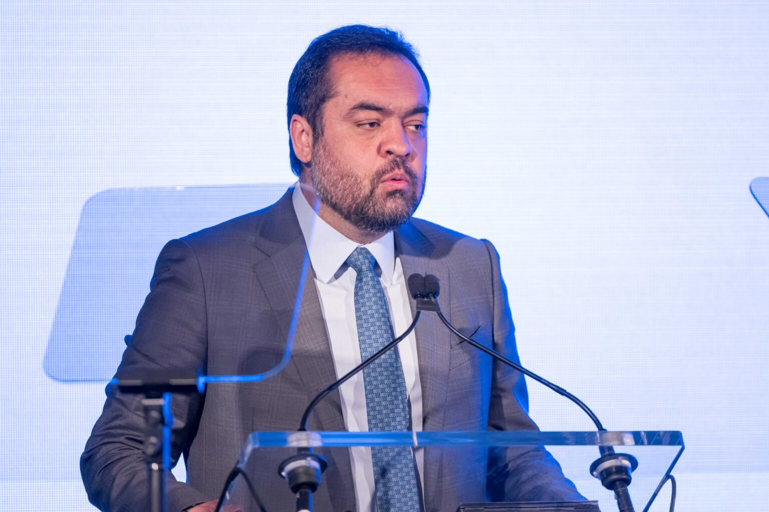 Ministro do TSE Defende Cassação de Governador do RJ em Julgamento Controverso Ministro do TSE Defende Cassação de Governador do RJ em Julgamento Controverso