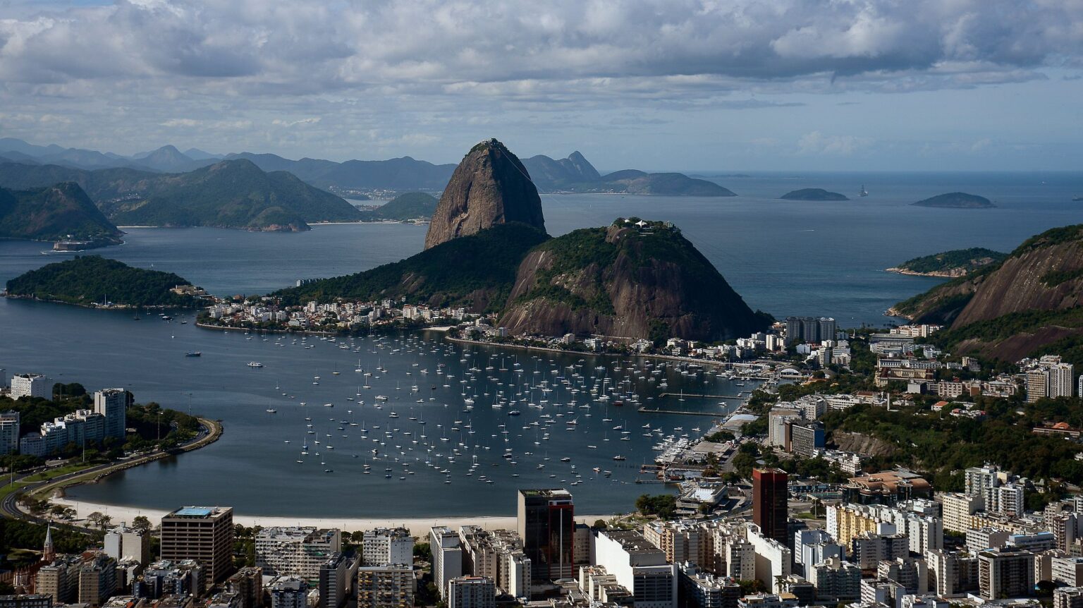 Oportunidades Turísticas Perdidas pelo Brasil: Um Olhar Crítico Oportunidades Turísticas Perdidas pelo Brasil: Um Olhar Crítico