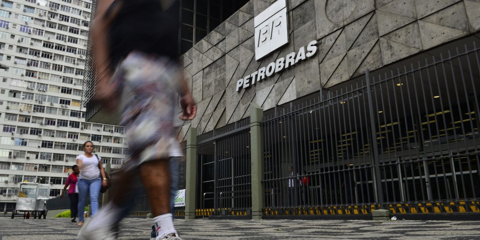 Petrobras Garantiu Entrega Total de Combustíveis Produzidos ao Mercado Petrobras Garantiu Entrega Total de Combustíveis Produzidos ao Mercado