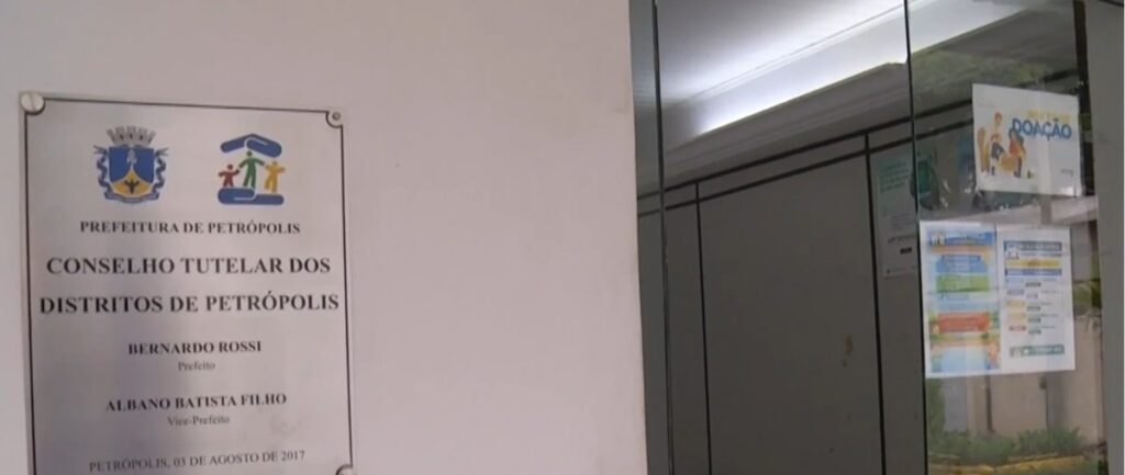 Polícia Civil Investiga Denúncias de Abuso Sexual em Escola Particular de Petrópolis Polícia Civil Investiga Denúncias de Abuso Sexual em Escola Particular de Petrópolis