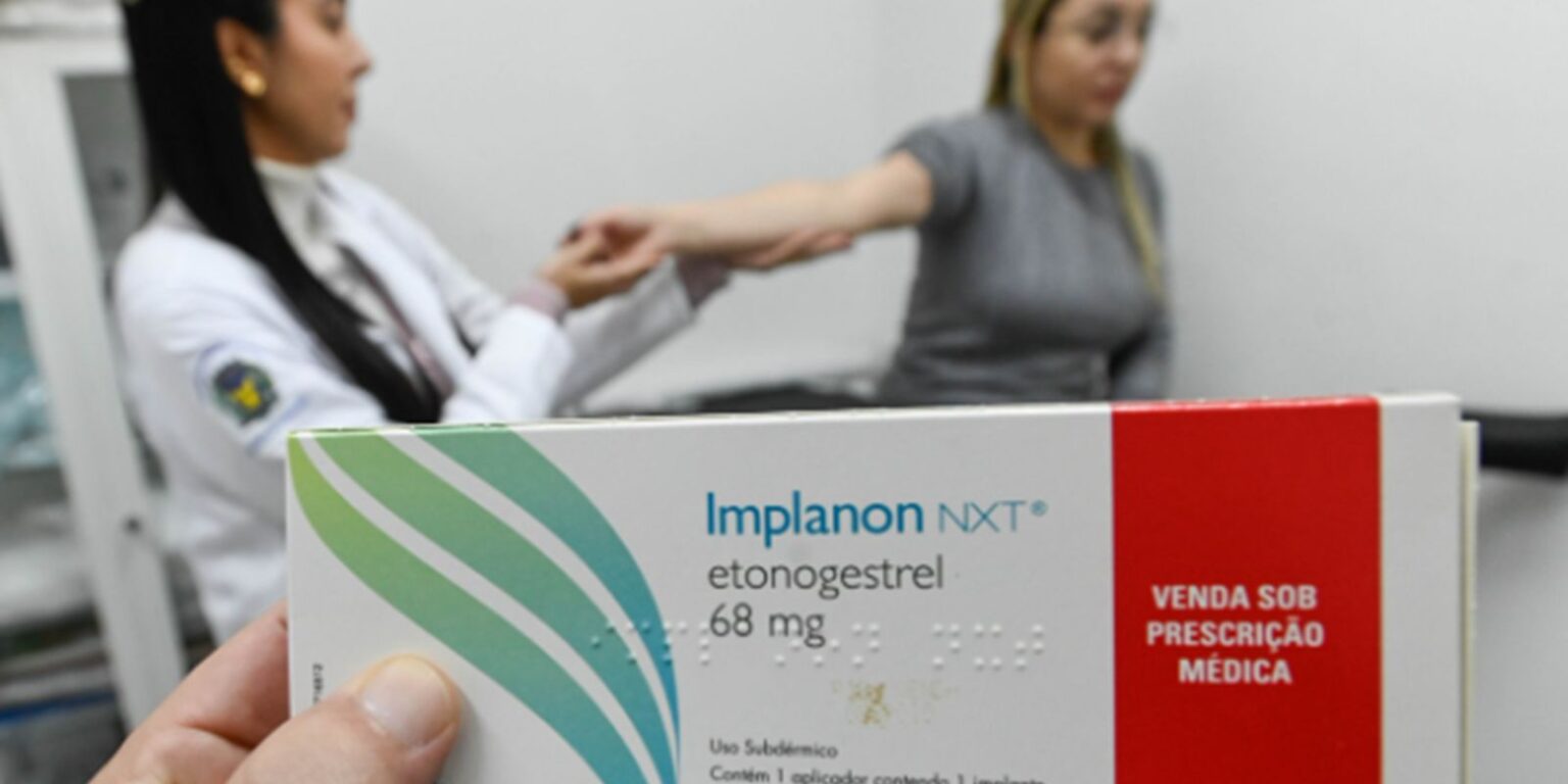 Ampliação da Oferta de Implantes Hormonais no SUS: Profissionais em Capacitação