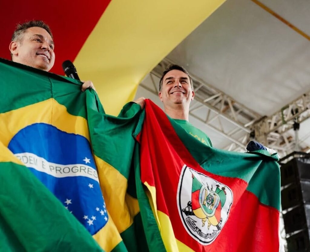 Após apoio do PT a Juliana Brizola, Zucco anuncia pré-candidatura ao governo do RS com Flávio Bolsonaro Após apoio do PT a Juliana Brizola, Zucco anuncia pré-candidatura ao governo do RS com Flávio Bolson