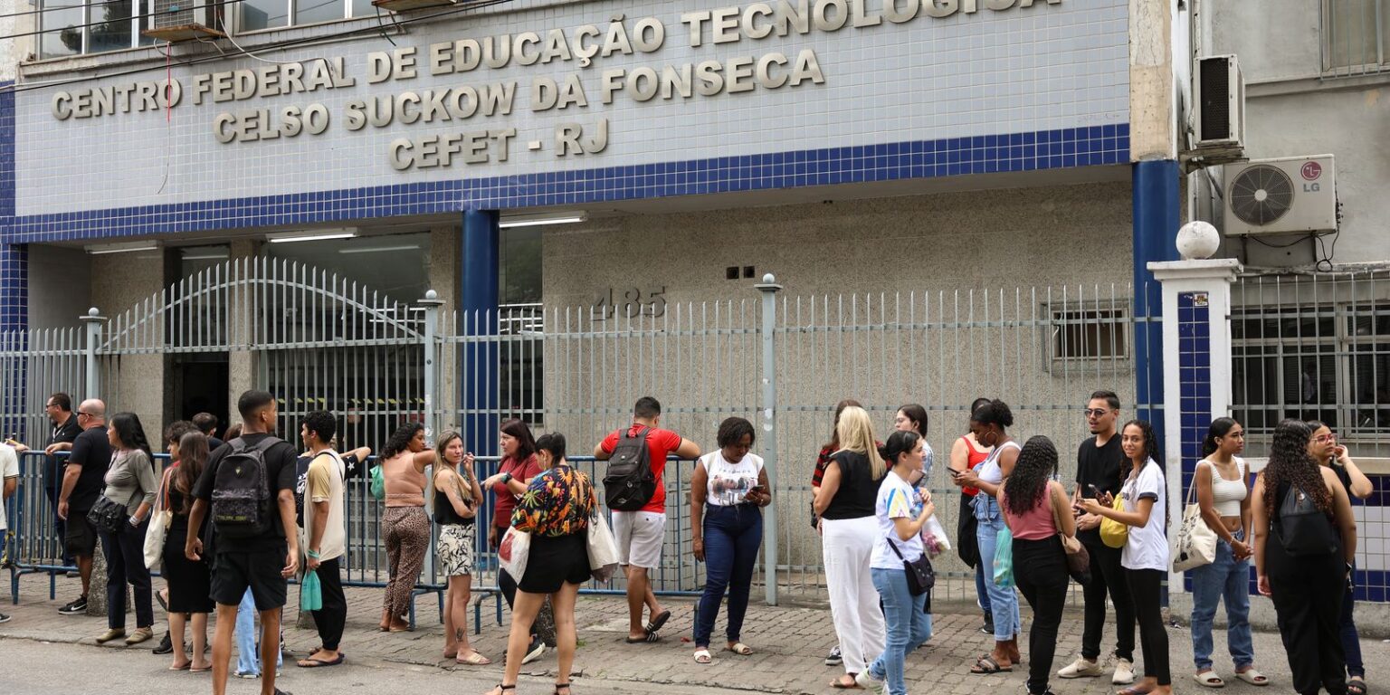 Cefet Rio Abre Inscrições para Professor com Salários de até R$ 13 Mil Cefet Rio Abre Inscrições para Professor com Salários de até R$ 13 Mil