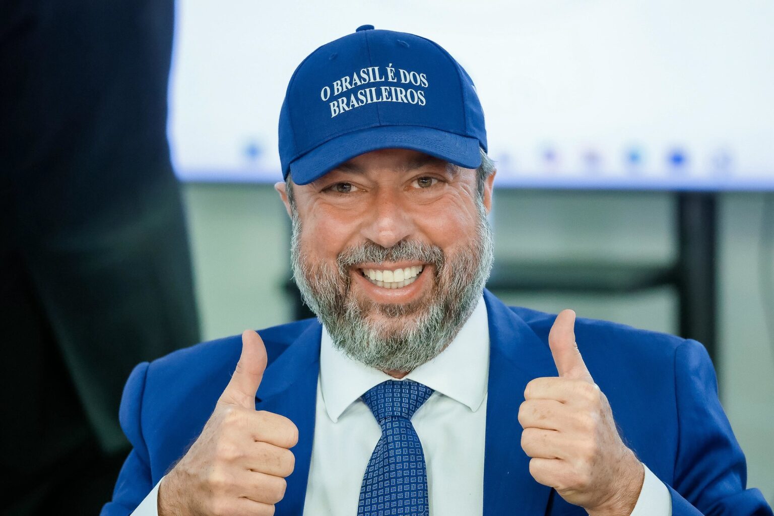Elogios de Ministro a Governador de Minas Criam Novos Desafios para Lula