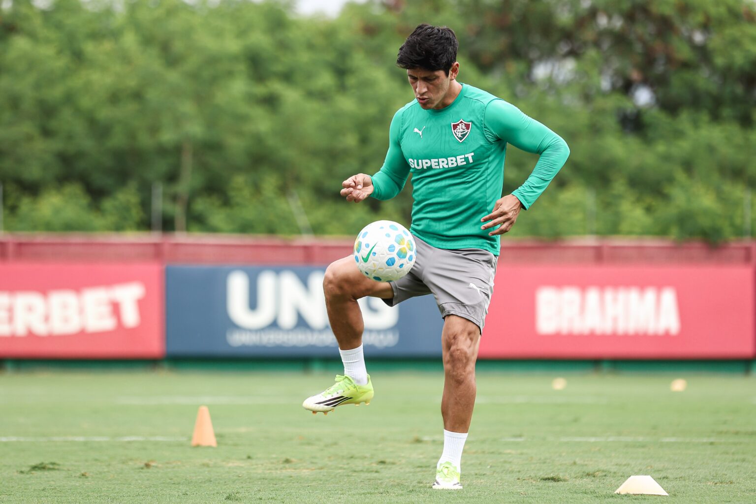Fluminense busca alternativas na ponta direita sem Canobbio para enfrentar o Corinthians