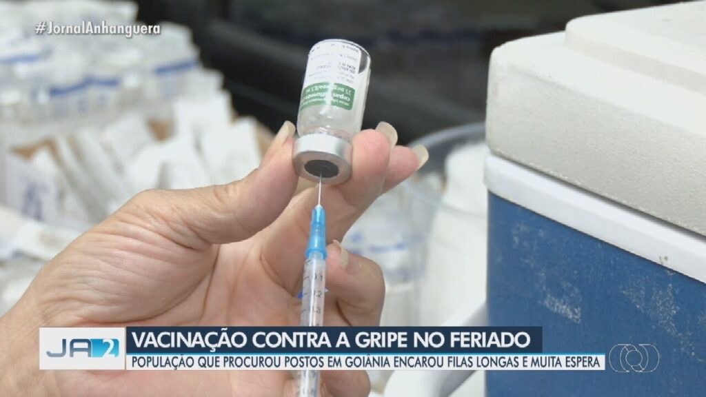 Goiânia Enfrenta Filas nos Postos de Saúde para Vacinação Contra a Gripe Durante o Feriado Goiânia Enfrenta Filas nos Postos de Saúde para Vacinação Contra a Gripe Durante o Feriado