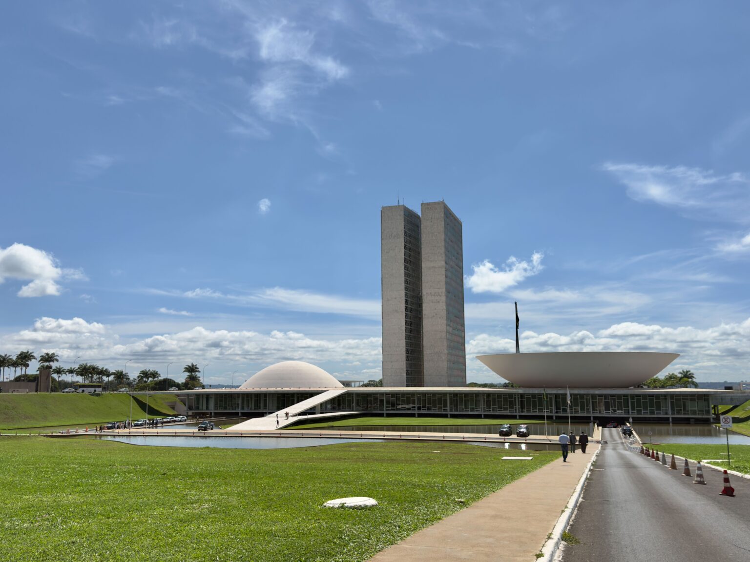 Governo Anuncia Empréstimo de R$ 12 Bilhões em Emendas às Vésperas da Sabatina de Messias