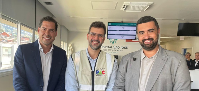 Governo do Brasil Inaugura Acelerador Linear em Teresópolis e Amplia Acesso à Radioterapia no SUS Governo do Brasil Inaugura Acelerador Linear em Teresópolis e Amplia Acesso à Radioterapia no SUS