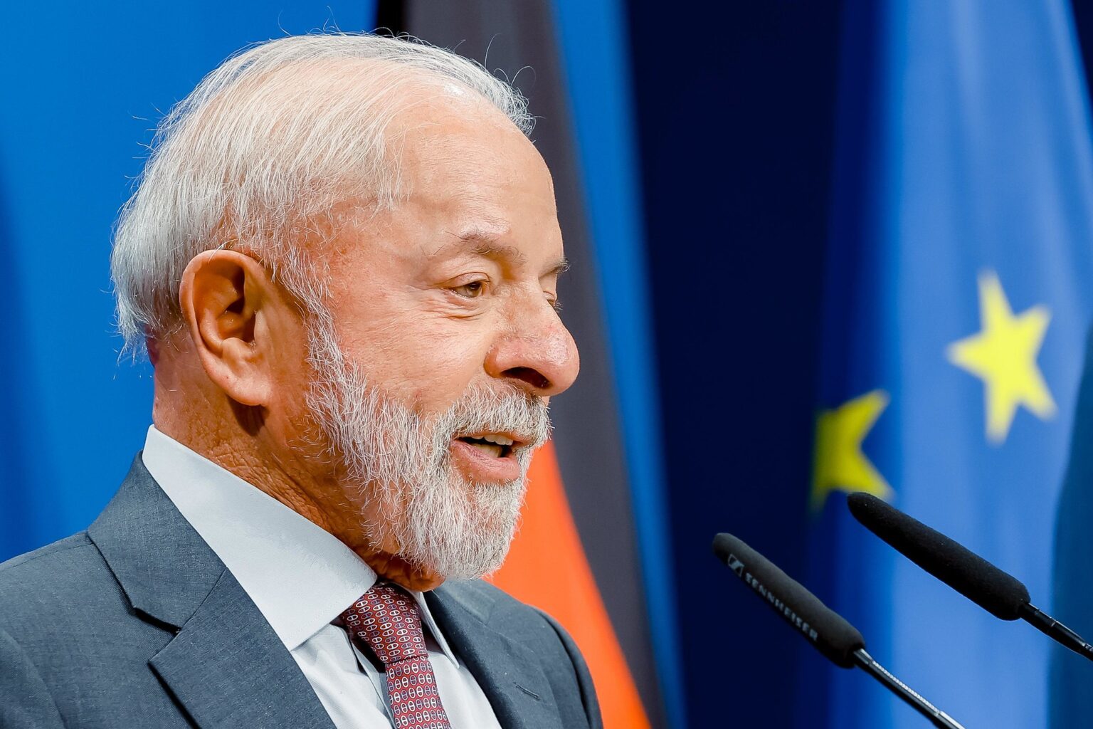 Lula Retorna a Brasília Após Procedimentos Médicos em São Paulo Lula Retorna a Brasília Após Procedimentos Médicos em São Paulo