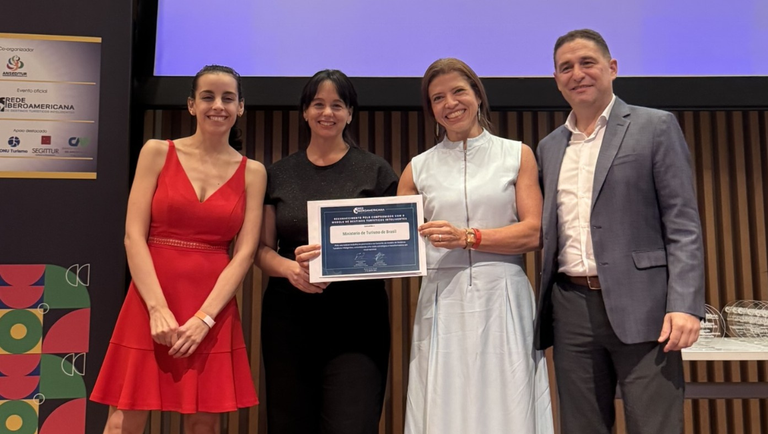 Ministério do Turismo Inova em Fórum sobre Destinos Turísticos Inteligentes Ministério do Turismo Inova em Fórum sobre Destinos Turísticos Inteligentes