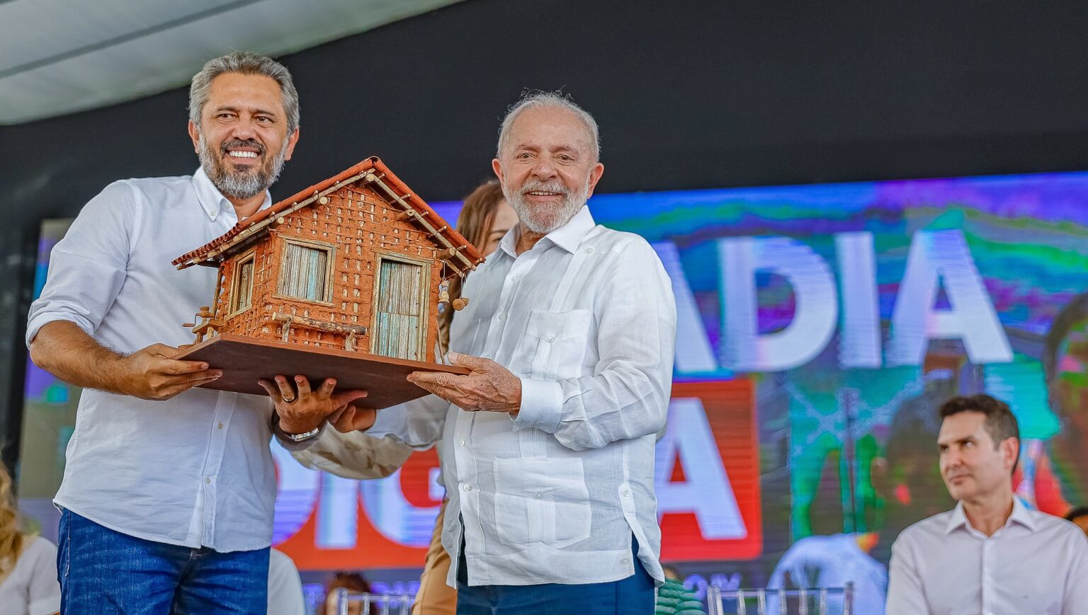Nomeação de José Guimarães Intensifica Disputa por Vagas ao Senado no Ceará Nomeação de José Guimarães Intensifica Disputa por Vagas ao Senado no Ceará