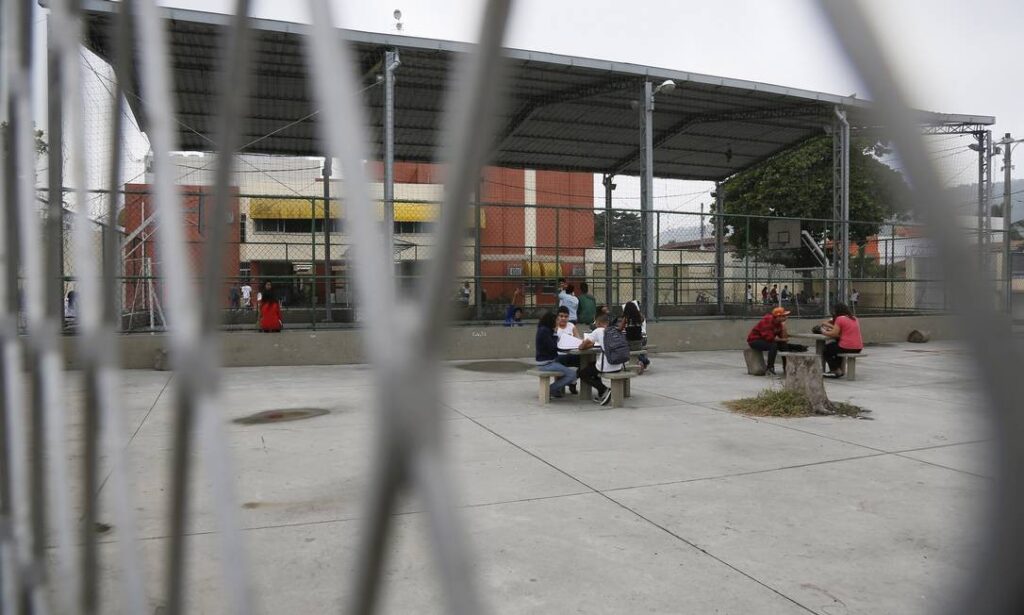 Tragédia em Niterói: Estudante Falecida Após Mal Súbito na Escola Municipal Tragédia em Niterói: Estudante Falecida Após Mal Súbito na Escola Municipal