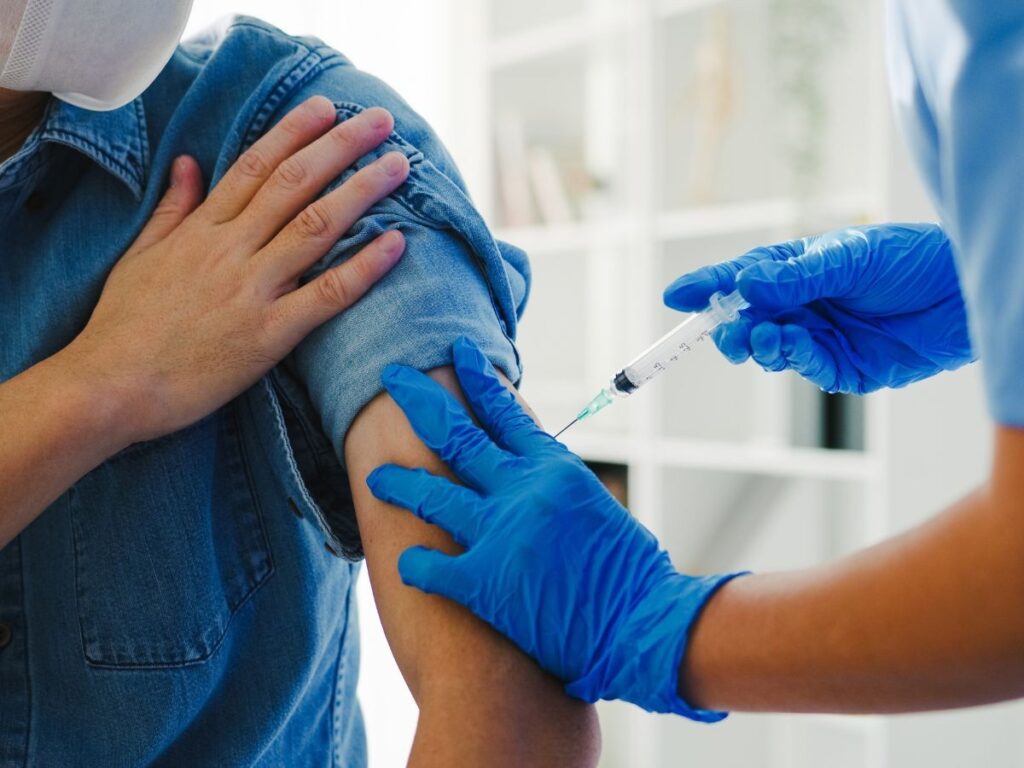 Vacinação contra a Gripe é Expandida para Professores e Trabalhadores da Saúde em Teresina Vacinação contra a Gripe é Expandida para Professores e Trabalhadores da Saúde em Teresina