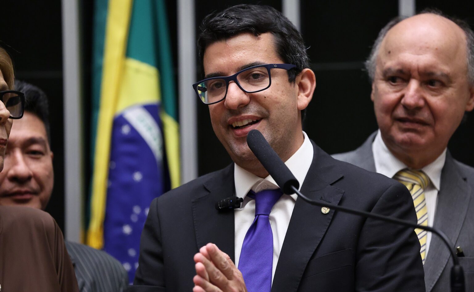 Deputado Marcelo Queiroz é Investigado por Suposto Esquema de Fraudes de R$ 200 Milhões Deputado Marcelo Queiroz é Investigado por Suposto Esquema de Fraudes de R$ 200 Milhões