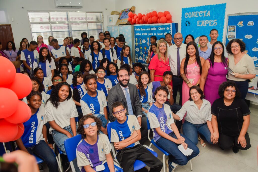 Escola Municipal Edson Santos Apresenta o Programa Rio Lilás: Um Passo Importante na Luta Contra a V