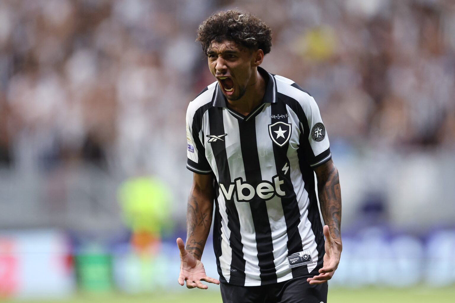 Medina se destaca no Botafogo após início conturbado