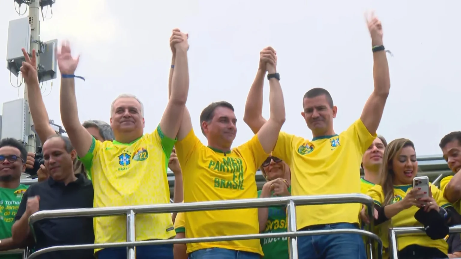 Flávio Bolsonaro Lança Campanha à Presidência com Foco na Soberania Nacional Flávio Bolsonaro Lança Campanha à Presidência com Foco na Soberania Nacional