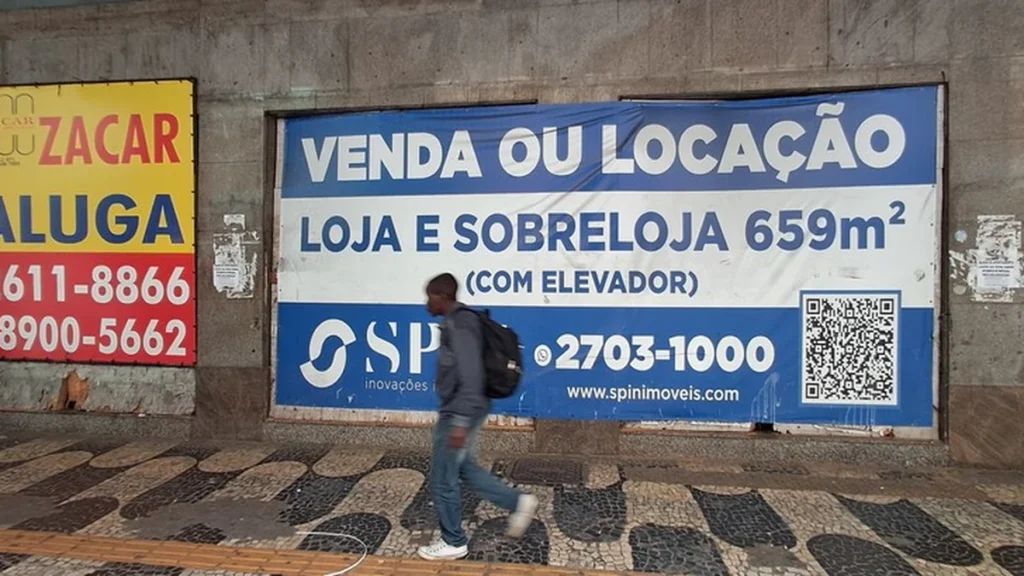 Centro de Niterói Enfrenta Fechamento de Lojas e Queda no Movimento com Investimento de R$ 78,9 Mi Centro de Niterói Enfrenta Fechamento de Lojas e Queda no Movimento com Investimento de R$ 78,9 Mi