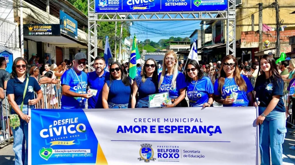 Desfile Cívico na Estrada Aníbal da Mota reúne quase 2 mil alunos e valoriza a educação em Belford Roxo Desfile Cívico na Estrada Aníbal da Mota reúne quase 2 mil alunos e valoriza a educação em Belford R