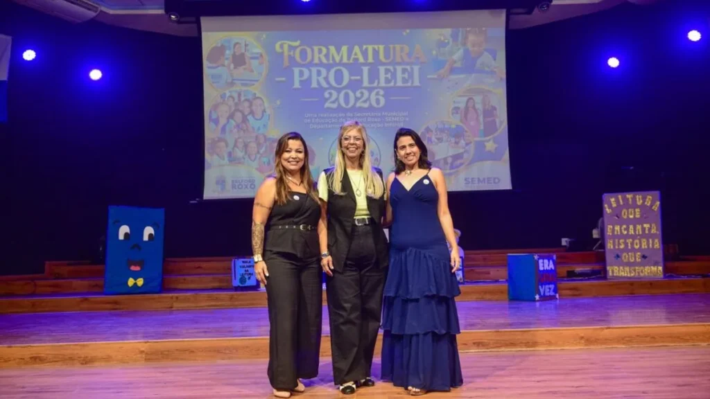Cerimônia marca a formatura de 378 professores do ProLEEI em Belford Roxo Cerimônia marca a formatura de 378 professores do ProLEEI em Belford Roxo
