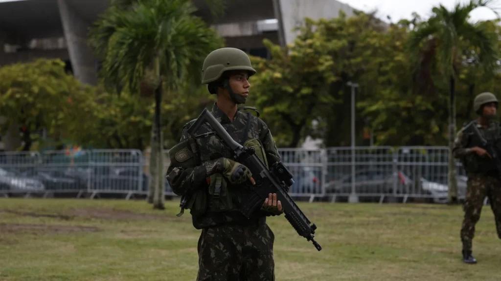 Forças Federais Reforçam Segurança nos Locais de Votação no Rio de Janeiro