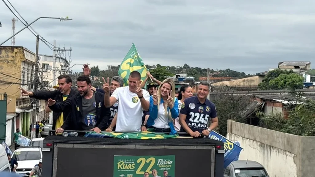 Douglas Ruas intensifica campanha em Nova Iguaçu e critica uso de recursos públicos no carnaval