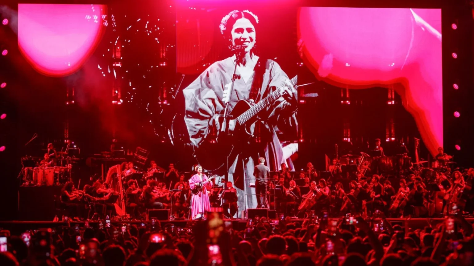 Marisa Monte apresenta show beneficente na Brava Arena Jockey com orquestra e apoio social Marisa Monte apresenta show beneficente na Brava Arena Jockey com orquestra e apoio social