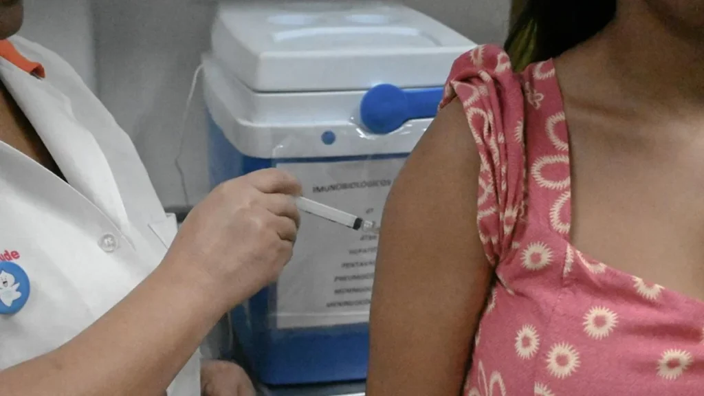 Niterói destaca vacinação contra HPV para adolescentes e jovens com avanço na cobertura