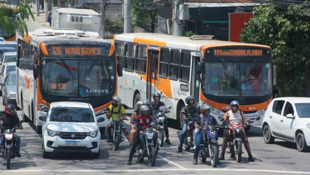 Nova Iguaçu oferece transporte gratuito para eleitores nas eleições Nova Iguaçu oferece transporte gratuito para eleitores nas eleições