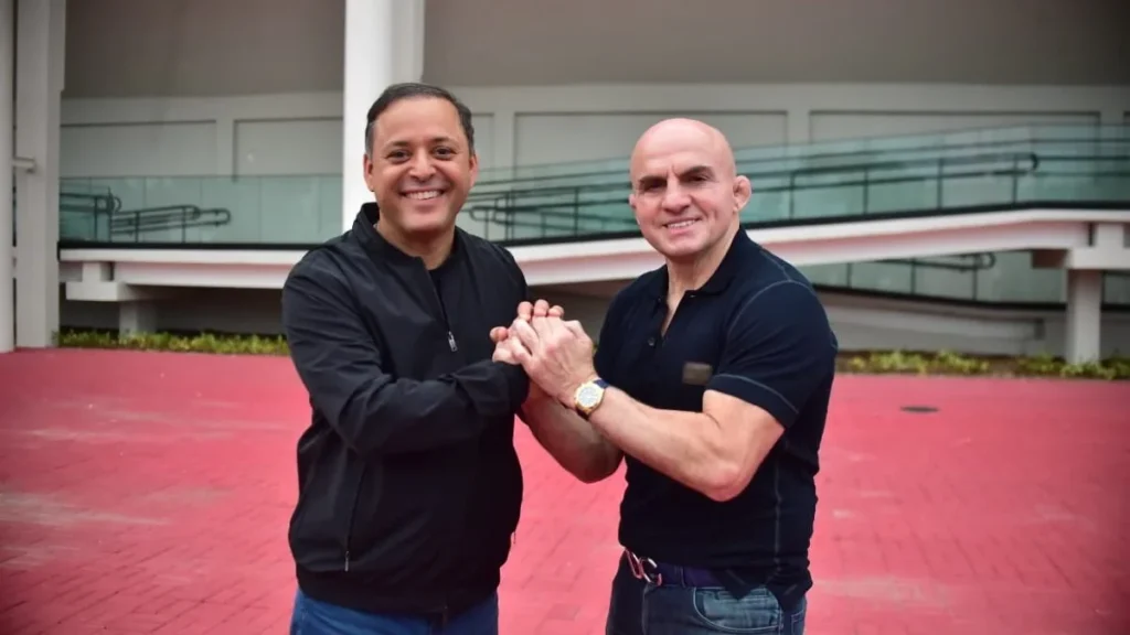 Prefeito Rodrigo Neves e Wallid Ismail anunciam Jungle Fight 155 em Niterói com três cinturões em disputa Prefeito Rodrigo Neves e Wallid Ismail anunciam Jungle Fight 155 em Niterói com três cinturões em di