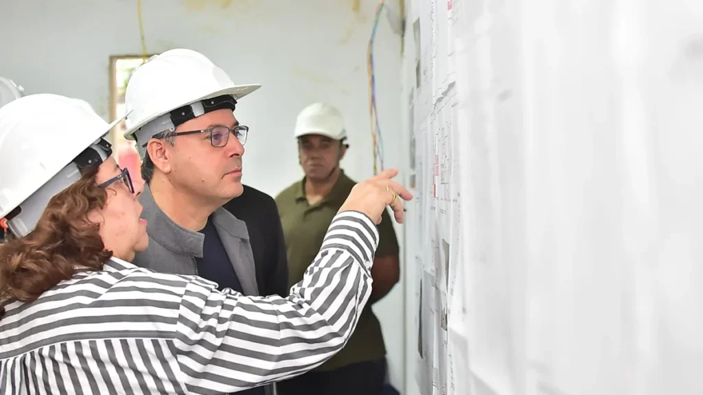 Prefeito Rodrigo Neves visita obra da nova UBS Icaraí e reforça foco no atendimento ao idoso