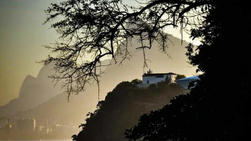 Renato Moreth e seus 50 anos de fotografia: um olhar único sobre Niterói e o mundo