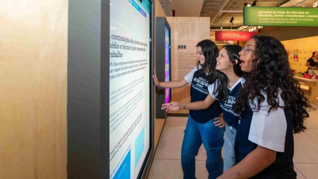 SESI Lab Itinerante: Exposições que Conectam Cultura, Tecnologia e Sustentabilidade SESI Lab Itinerante: Exposições que Conectam Cultura, Tecnologia e Sustentabilidade
