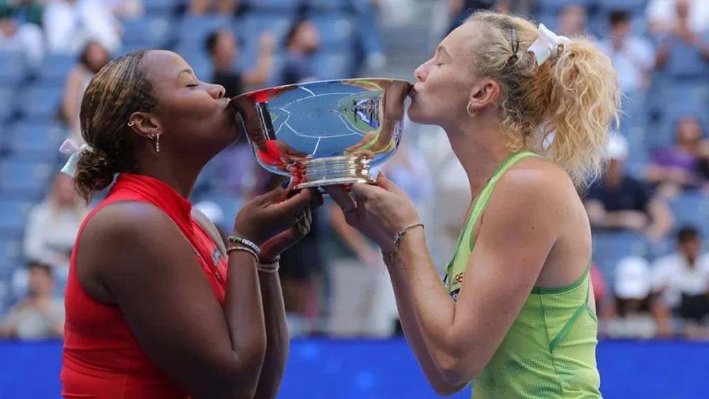 Siniakova e Townsend fazem história no US Open e inspiram futuras gerações do tênis Siniakova e Townsend fazem história no US Open e inspiram futuras gerações do tênis