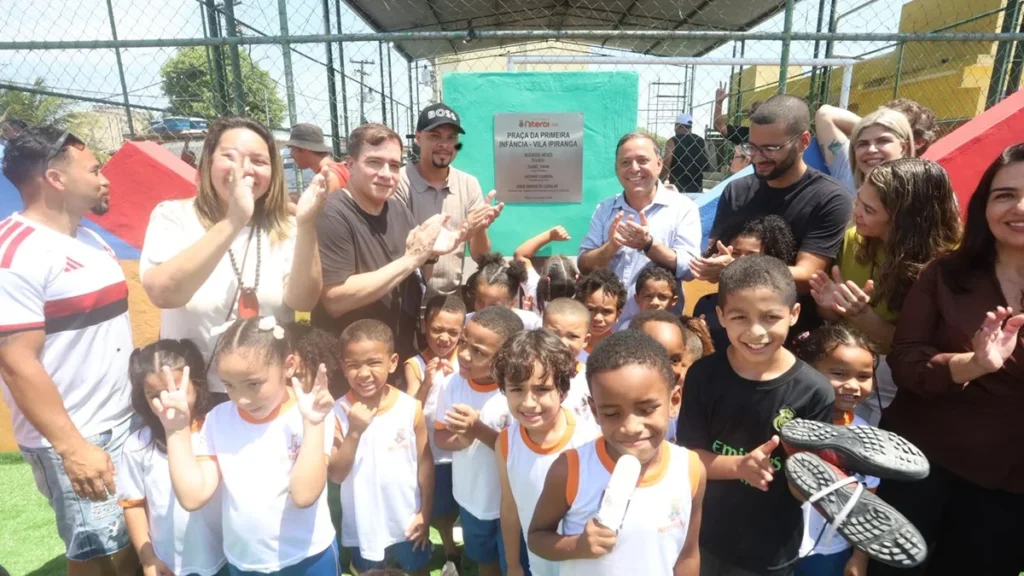 Prefeito de Niterói inaugura nova Praça da Primeira Infância na Vila Ipiranga